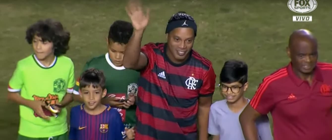 ronaldinho copa legends