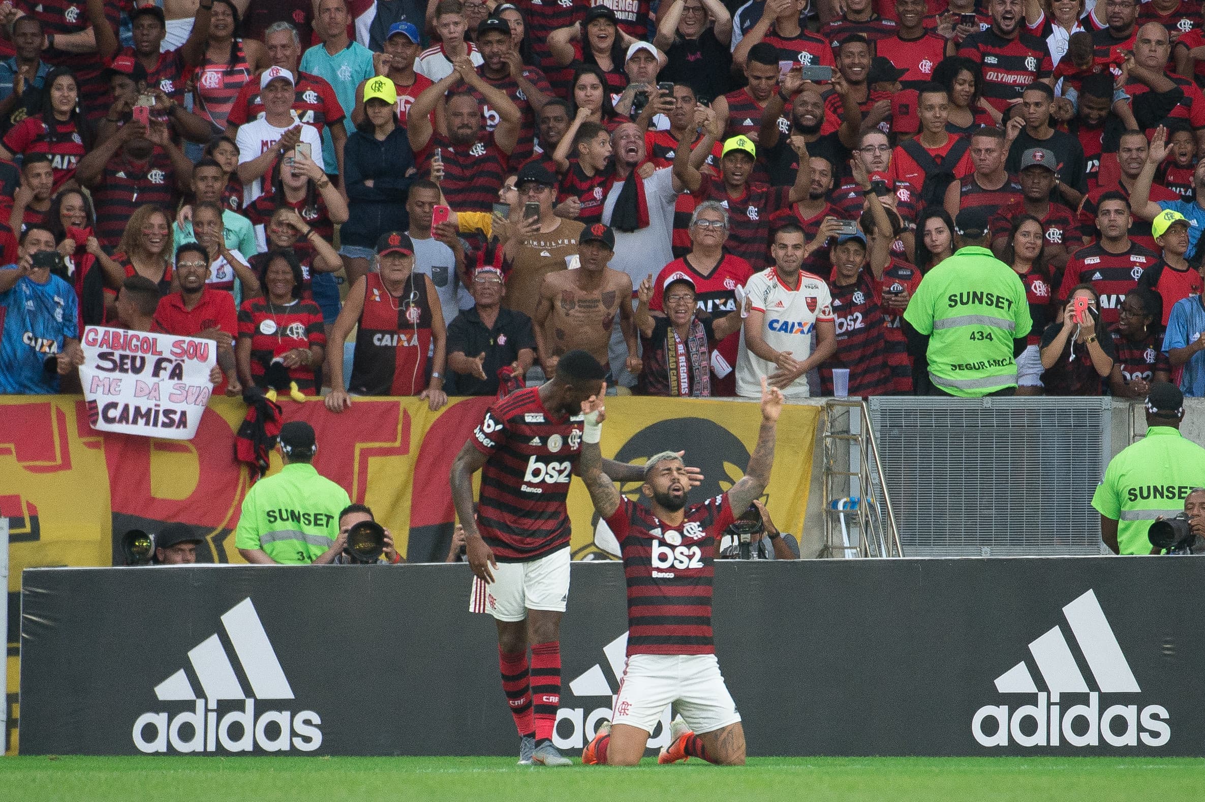 Gabigol comemora seu gol, o segundo da vitória de 3x2 contra o Botafogo. Foto: Alexandre Vidal/Flamengo