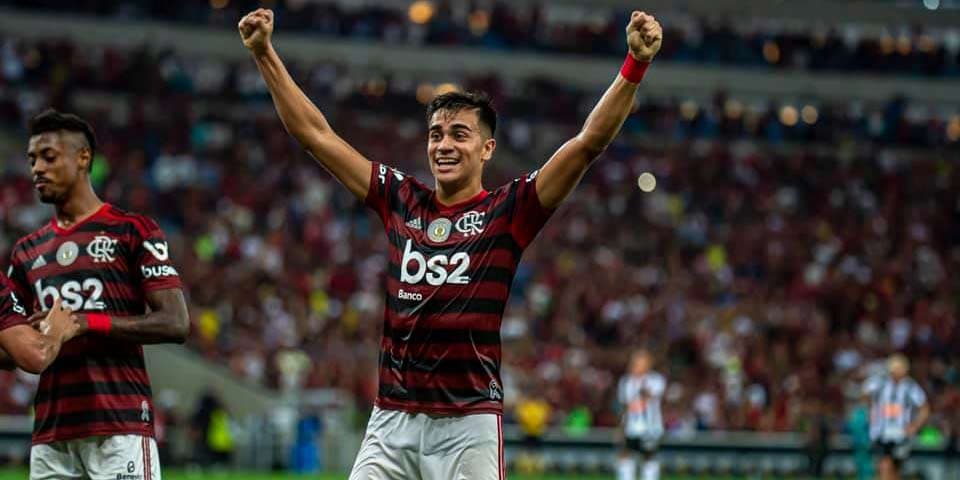 Reinier em campo pelo Flamengo; jogador do Real Madrid pode retornar ao clube na próxima janela de transferências