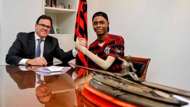 jhonata sobreviventes do incêndio no Ninho