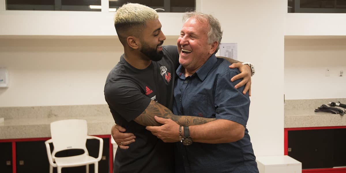 Gabigol e Zico se abraçam