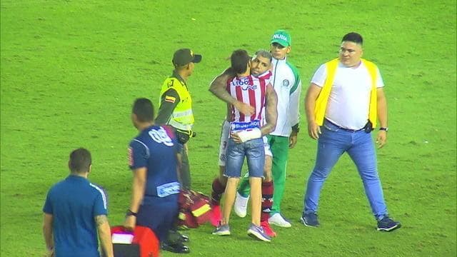 Raramente encontramos atualmente no futebol sul-americano ídolos como Gabigol. E o jogador parece conhecer a totalmente dimensão desse título gabigol torcedor junior barranquilla