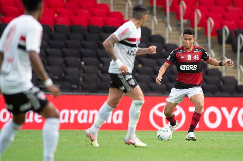 Atuação defensiva do Flamengo