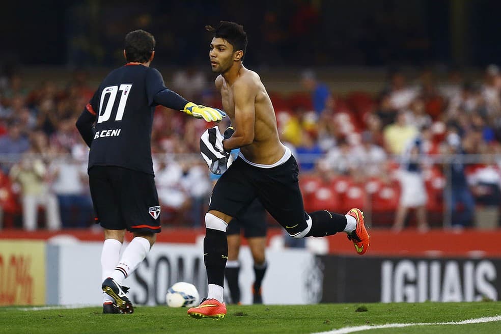 Gabigol marca contra rogério