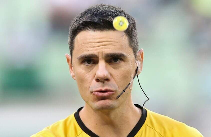 Árbitro Rodrigo D'Alonso no cara ou coroa