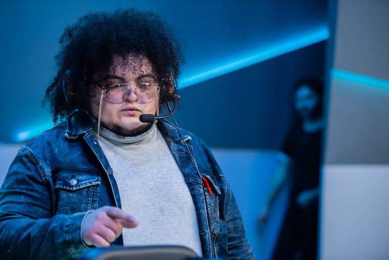 Kake desligado por assédio