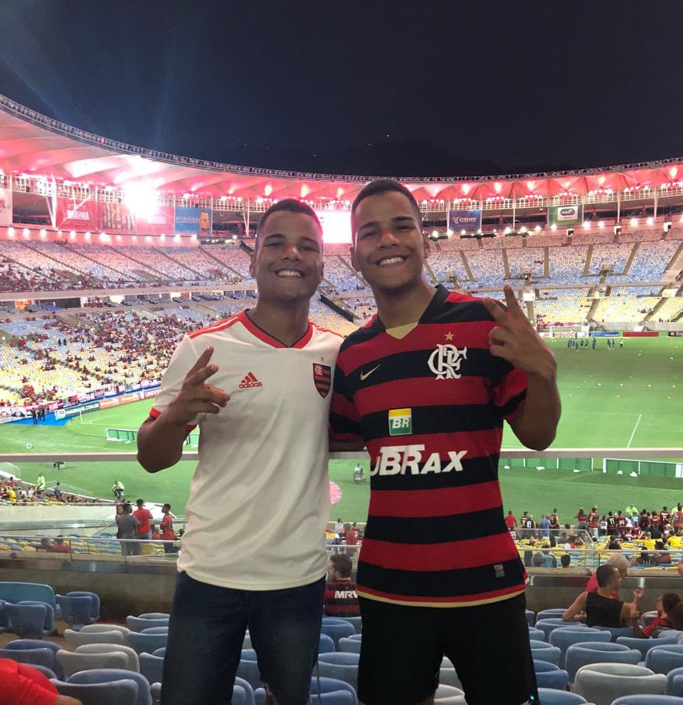 Gêmeos torcedores do Flamengo