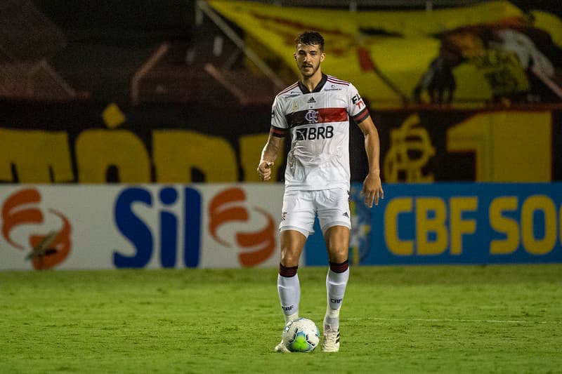 Tulio Rodrigues, do podcast Canal Ser Flamengo, avalia as recentes atuações do zagueiro Gustavo Henrique nas últimas partidas