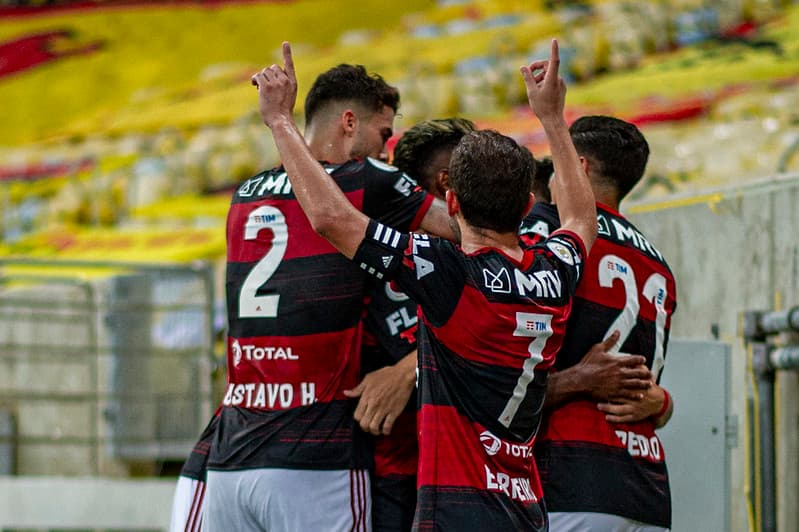 Confira as narrações de alguns locutores esportivos durante a vitória do Flamengo em cima do Vasco no Maracanã nesta última quinta-feira, 4
