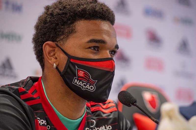 Durante coletiva de imprensa, Bruno Viana também revelou curiosidades sobre contratação e falou sobre polêmicas e expectativas no futebol