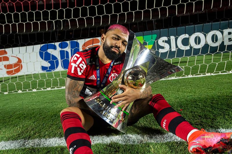 Gabigol estátua