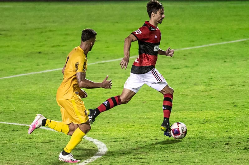 Rodrigo Caio estreia na temporada pelo Flamengo