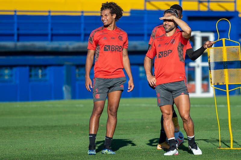 Flamengo treina na Argentina Diego arão