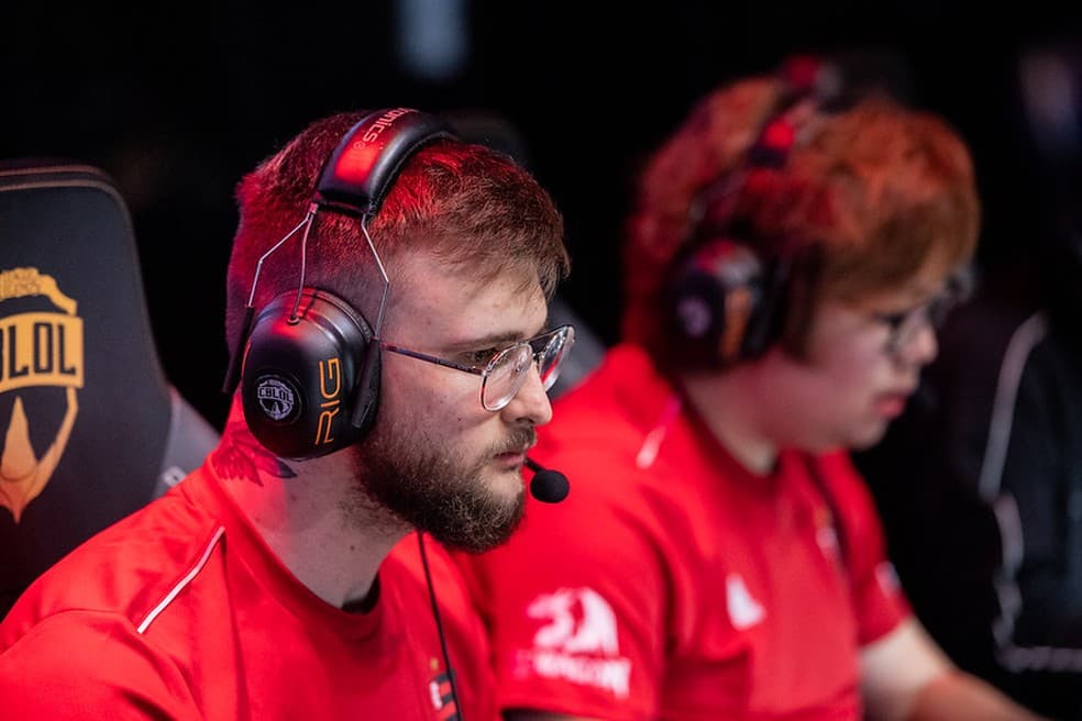 jogador do flamengo ranger e goku