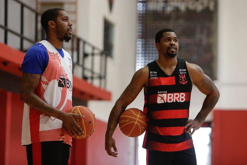 Brandon Robinson e Dar Tucker