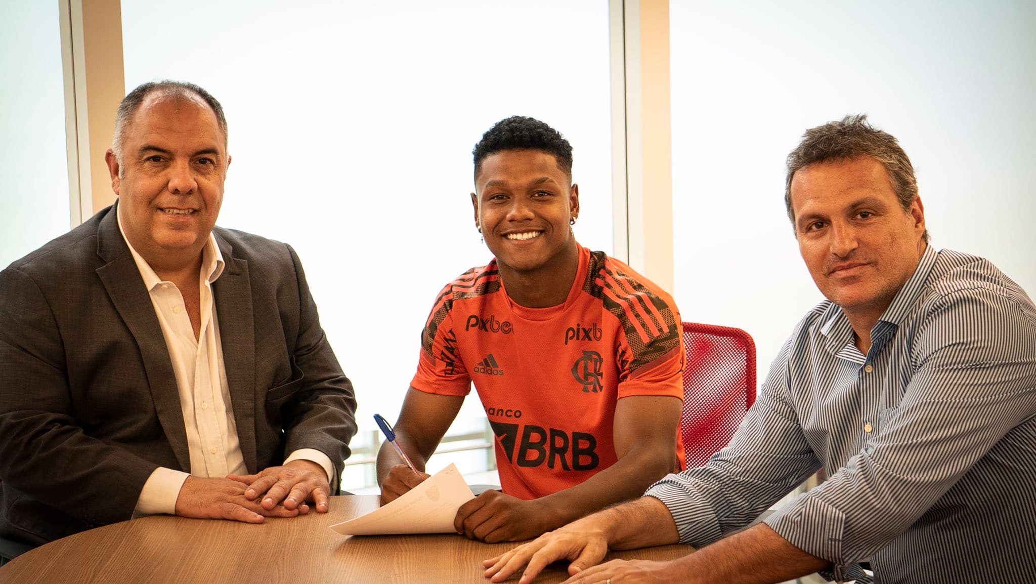 Matheus França renova Flamengo