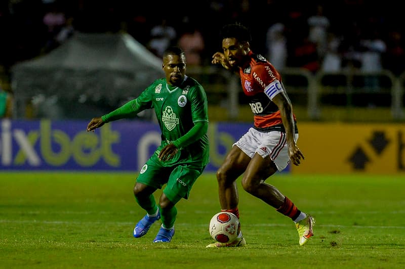 Vitinho e o fundamento essencial a ideia de Paulo Sousa