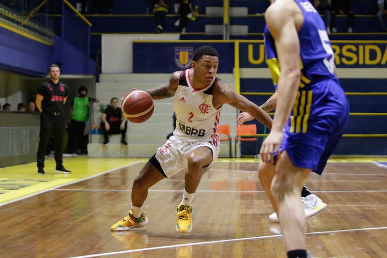 yago flamengo basquete