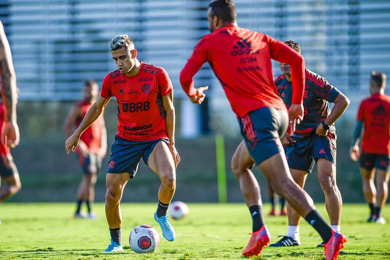 Andreas Pereira Flamengo Rodinei treinamento