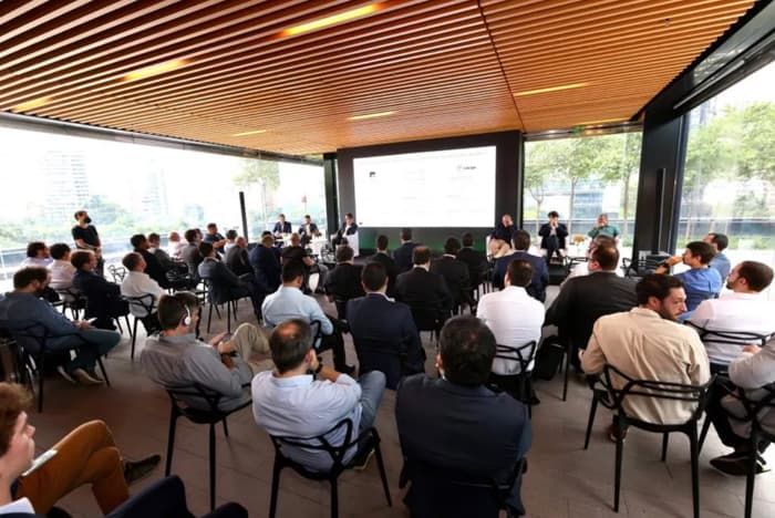 Liga reunião clubes