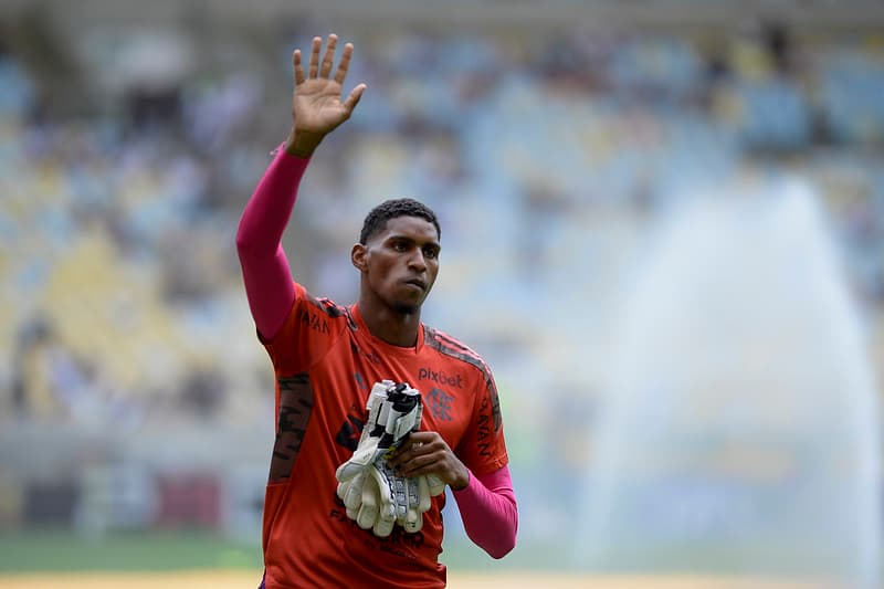 Vissel Kobe envia nova oferta e Hugo Souza bate o martelo