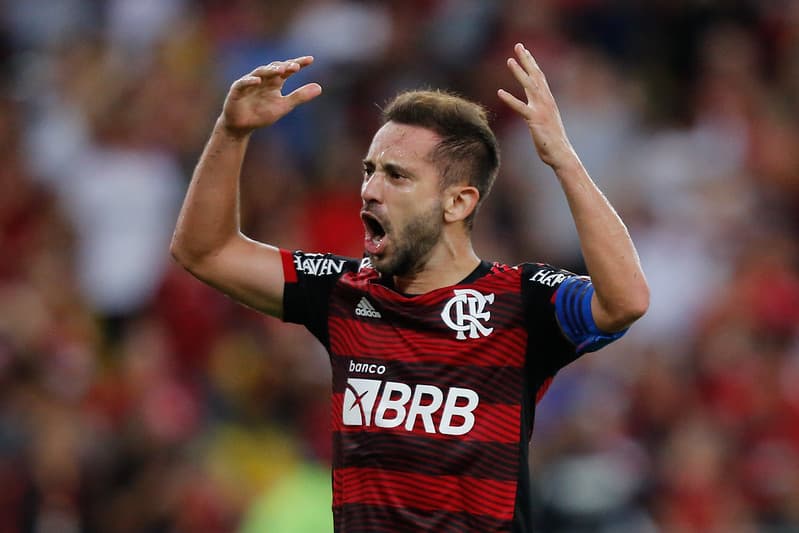 Everton Ribeiro destaca ajuda de psicóloga e mira mais títulos no Flamengo