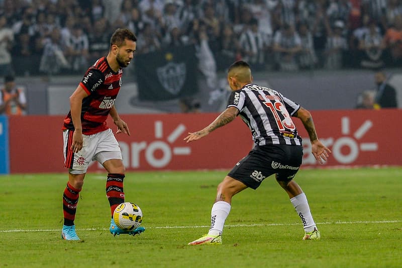 Everton Ribeiro arana