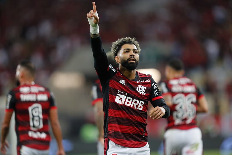 Flamengo fez mais gols em um jogo do que o Corinthians na Libertadores inteira