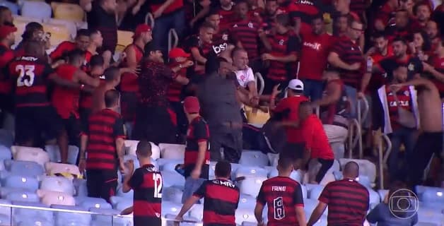 Torcida do Flamengo briga entre si no Maracanã
