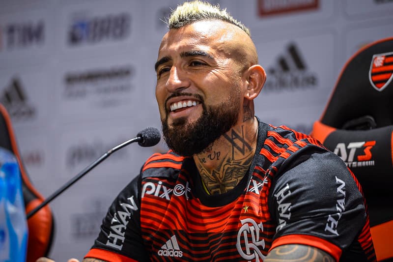 Vidal em coletiva de apresentação.