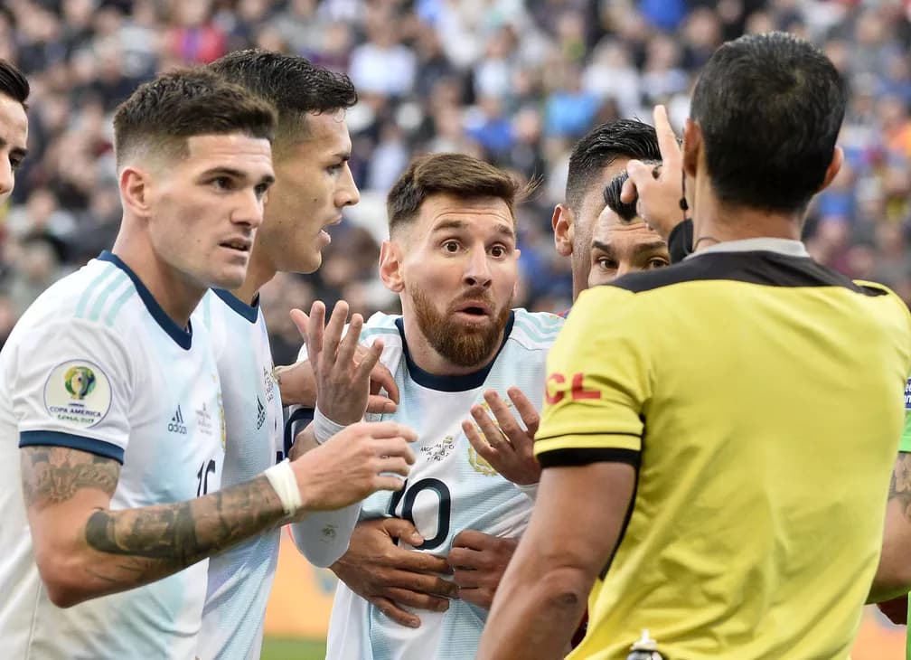 Árbitro que apita Flamengo x Tolima expulsou Messi na Copa América de 2019