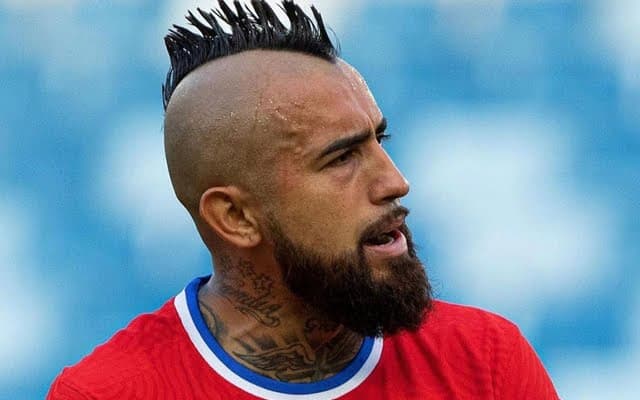 Vidal, do Flamengo, pela Seleção Chilena