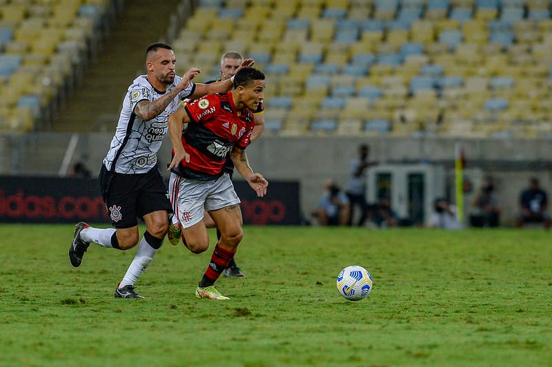 Flamengo x Corinthians, Renato Augusto está fora da partida