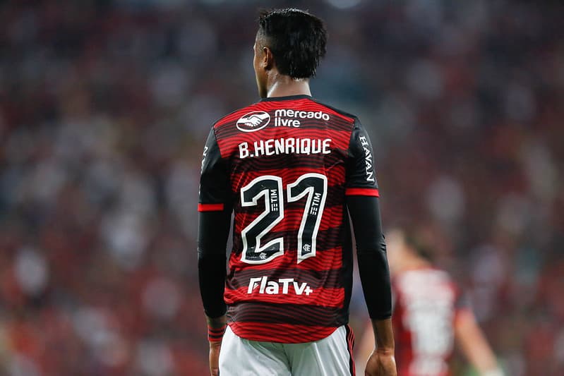 Bruno Henrique em campo pelo Flamengo