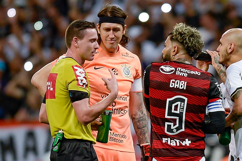Ramon Abatti Abel em jogo do Flamengo.