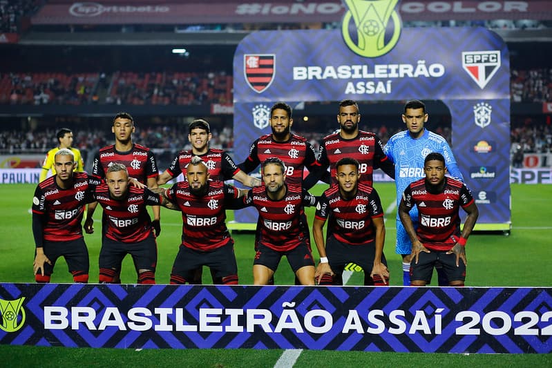 Flamengo vence São Paulo e iguala pontuação da classificação planejada