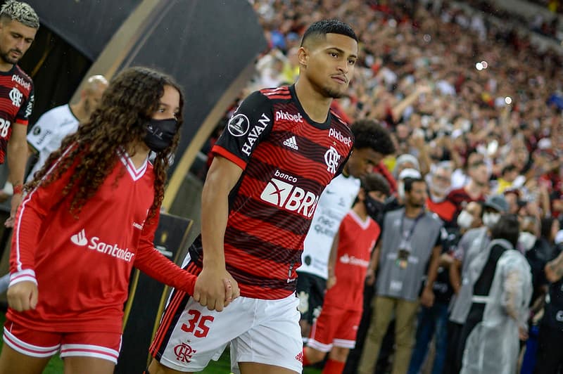 Wolves tem forte desejo de contratar João Gomes, mas não aumentará oferta