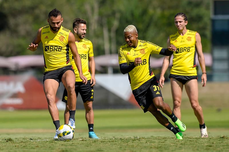 Em mês de decisão, Flamengo visita o Athletico-PR para definir confronto na Copa do Brasil