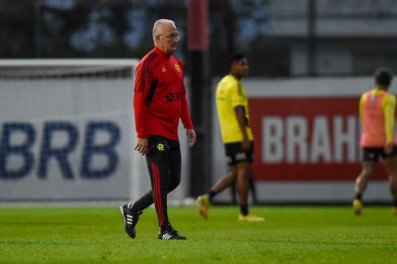Dorival Júnior em treino do Flamengo