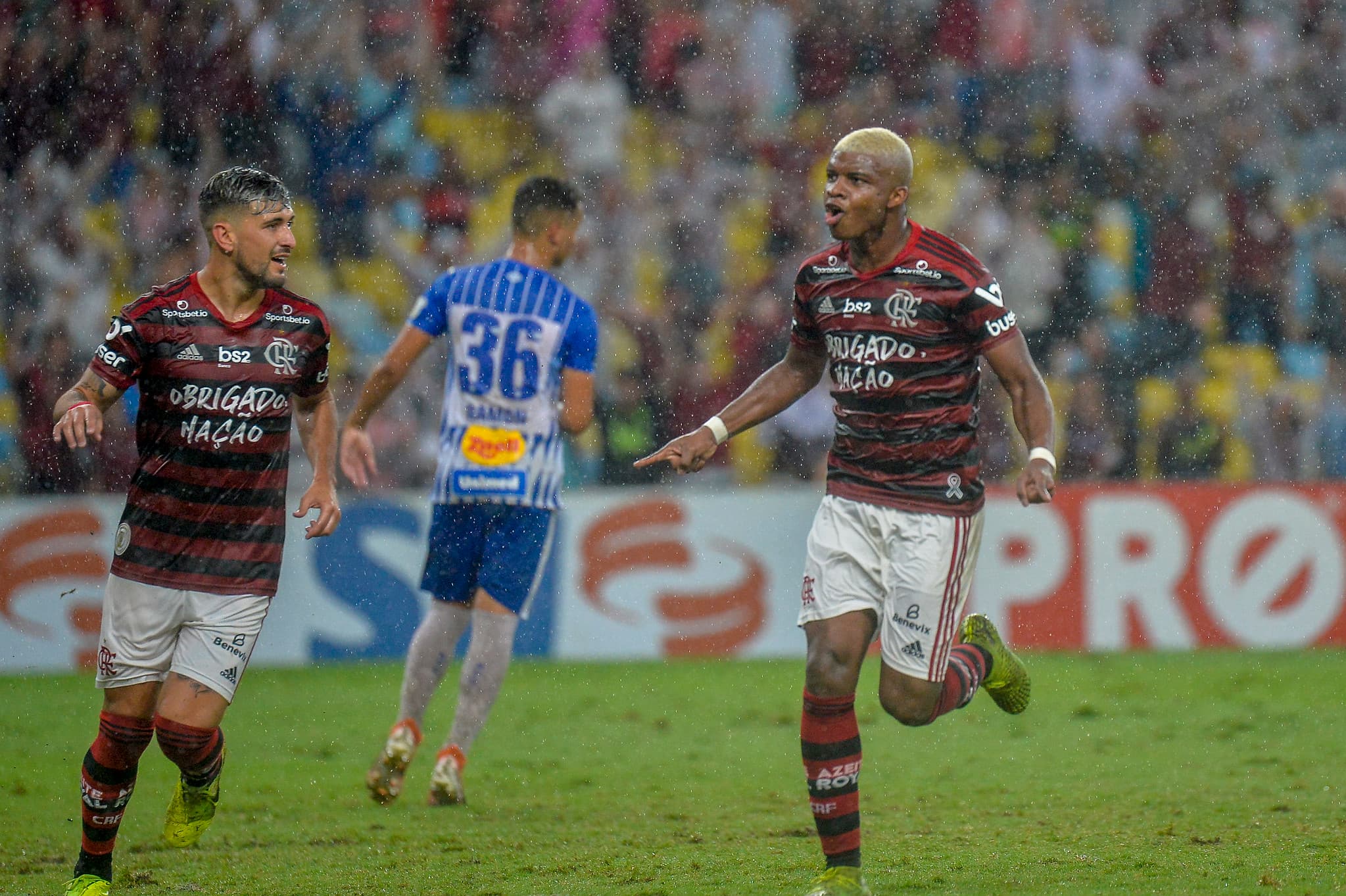 Dupla de ex-promessas do Flamengo está próxima do Cruzeiro