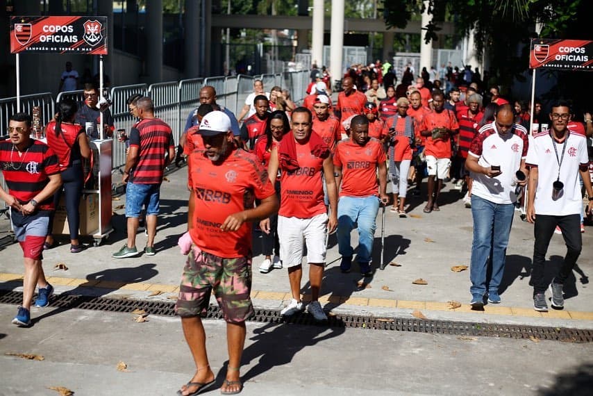 Ação do Flamengo com moradores de rua aporofobia