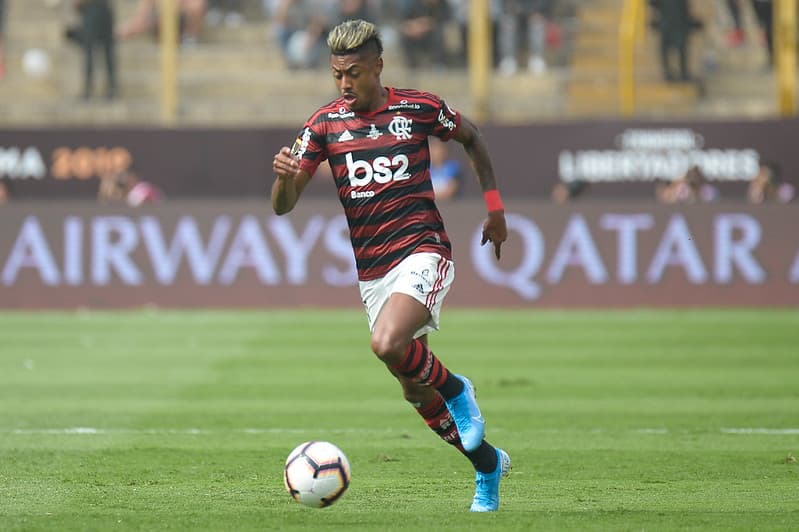 Bruno Henrique, atacante do Flamengo, tenta voltar de lesão