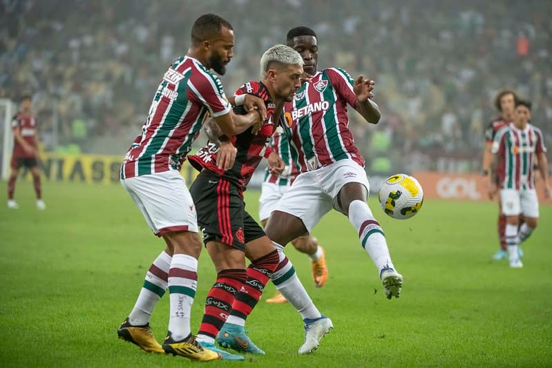 Arrascaeta em jogo do Flamengo contra o Fluminense