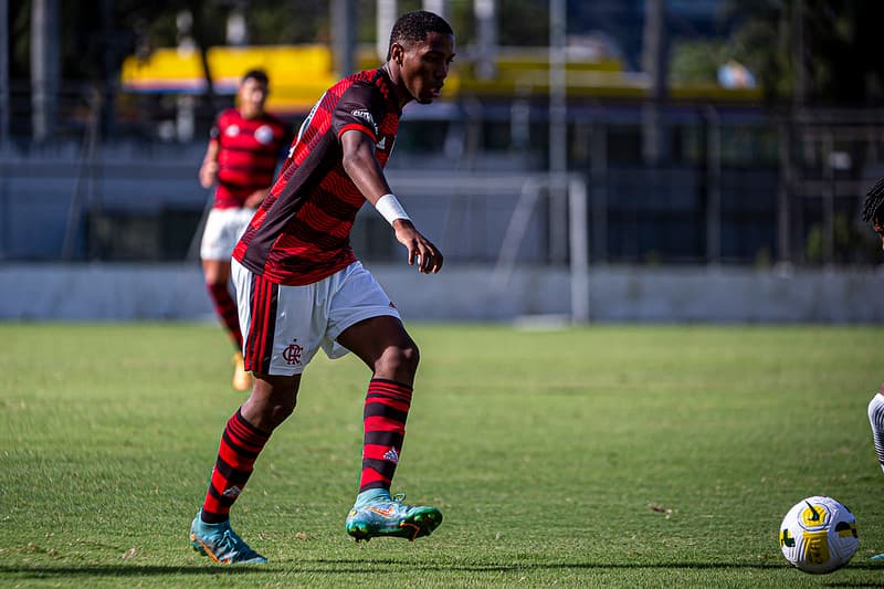 Garoto do time Sub-17 do Flamengo