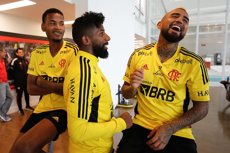 Rodinei e Vidal em treino do Flamengo