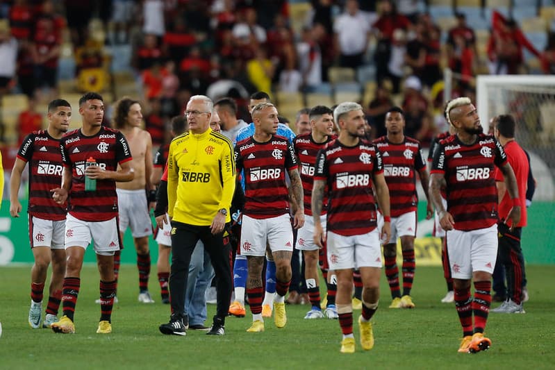 Dorival e jogadores do Flamengo; atletas se despediram do treinador nas redes sociais