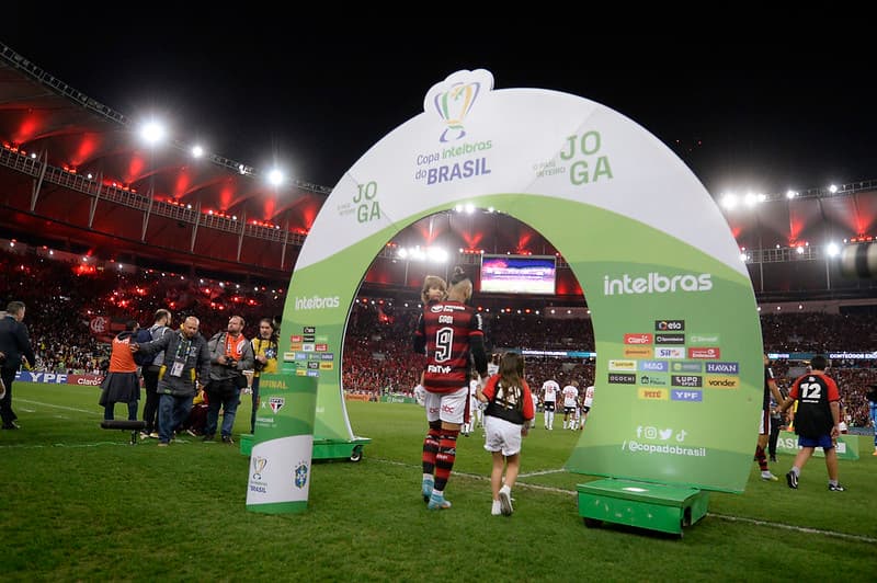 Flamengo pode ganhar muito dinheiro com Libertadores e Copa do Brasil
