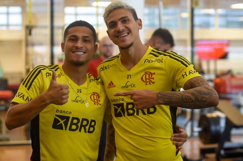 João Gomes e Pedro em treinamento do Flamengo