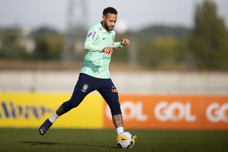 Neymar no treino da Seleção antes de Brasil x Gana