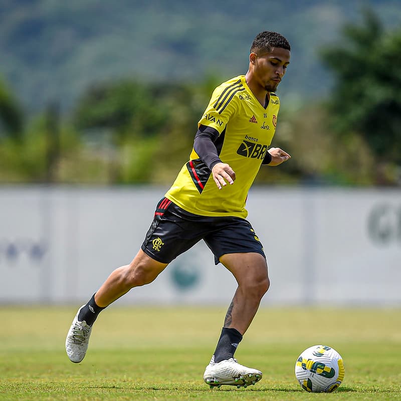 Pedrinho em treino do Flamengo.